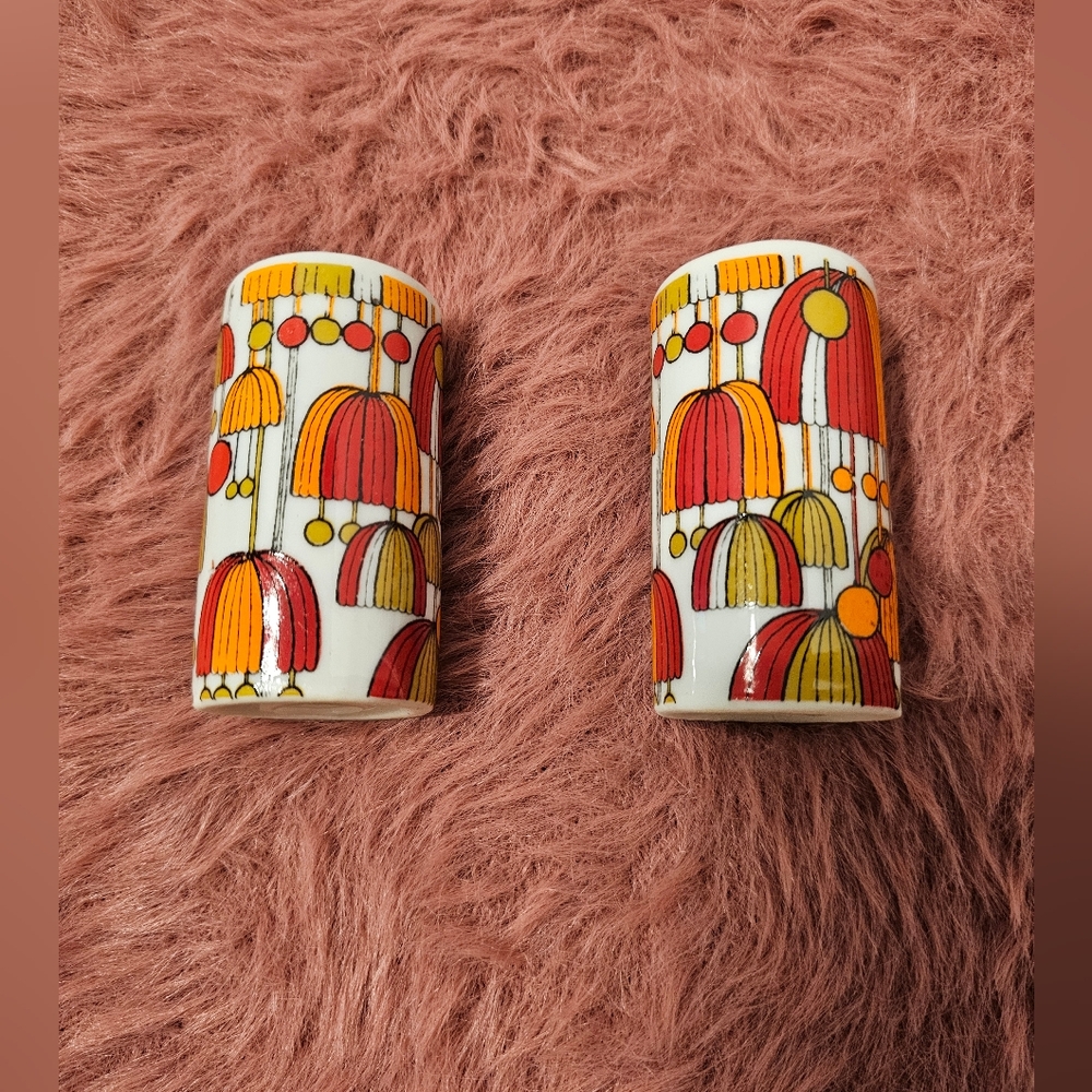Vintage Salt & Pepper Shakers Japan Ceramic Mod Orange Groovy Umbrella
